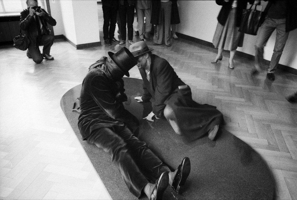 "Both" - James Lee Byars und Joseph Beuys (2)